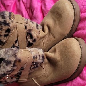 GBG Los Angeles faux Fur booties